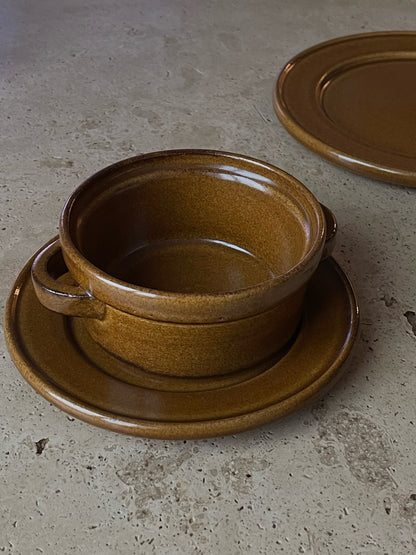 you might want to serve your morning mushroom soup in this khaki brown double ear bowl, looking at its artisanal look