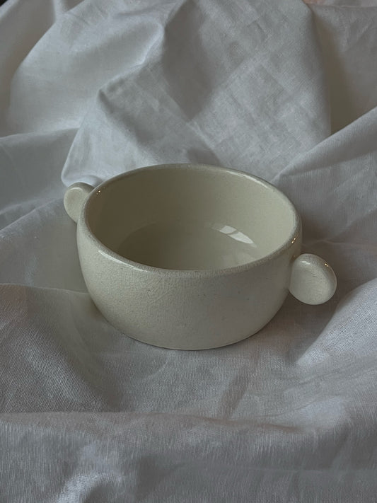 Off-white ceramic bowl with flat ears - Artisanal kitchenware