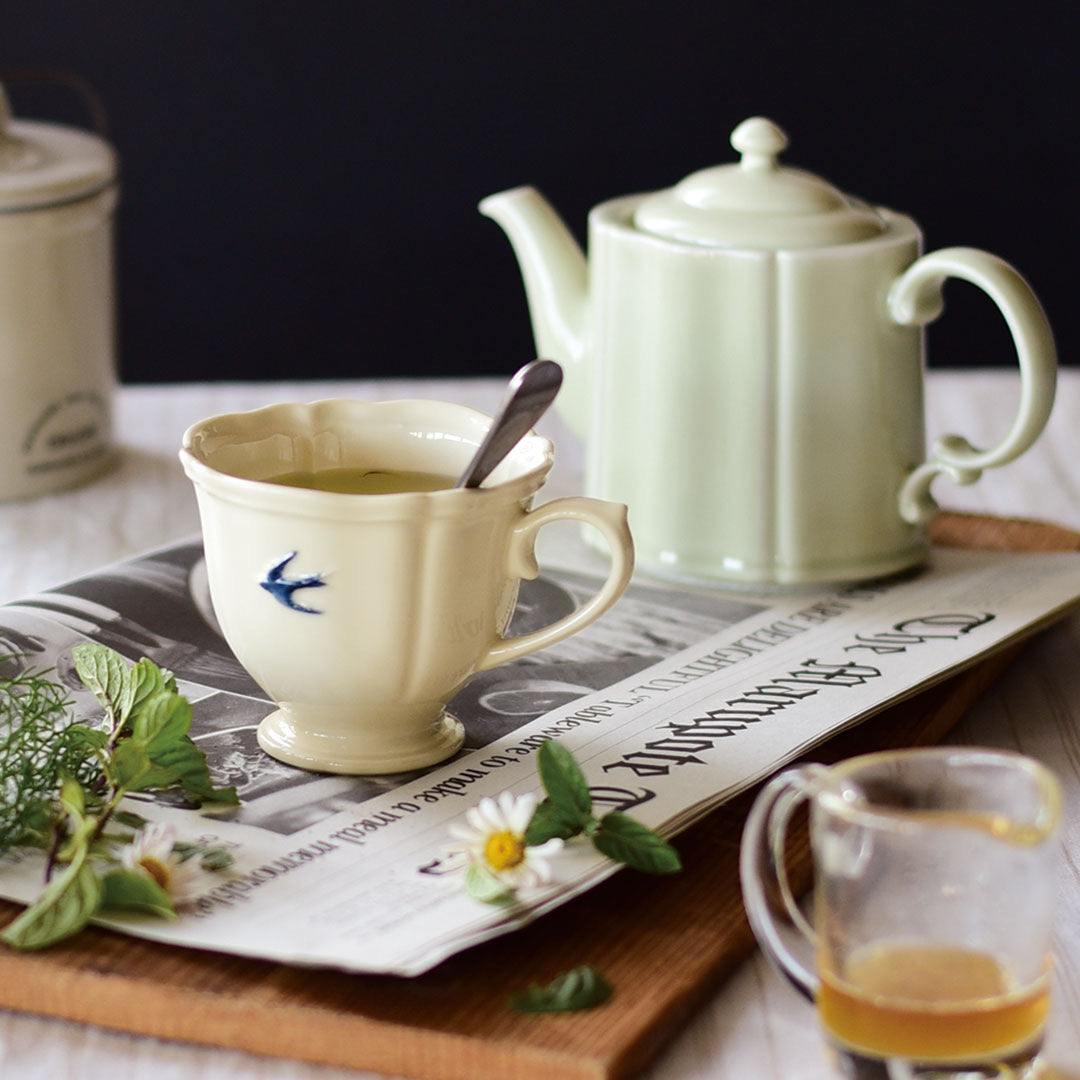 English Vintage style tea cup for your afternoon tea, artisanal kitchenware collection from ARCHIVE